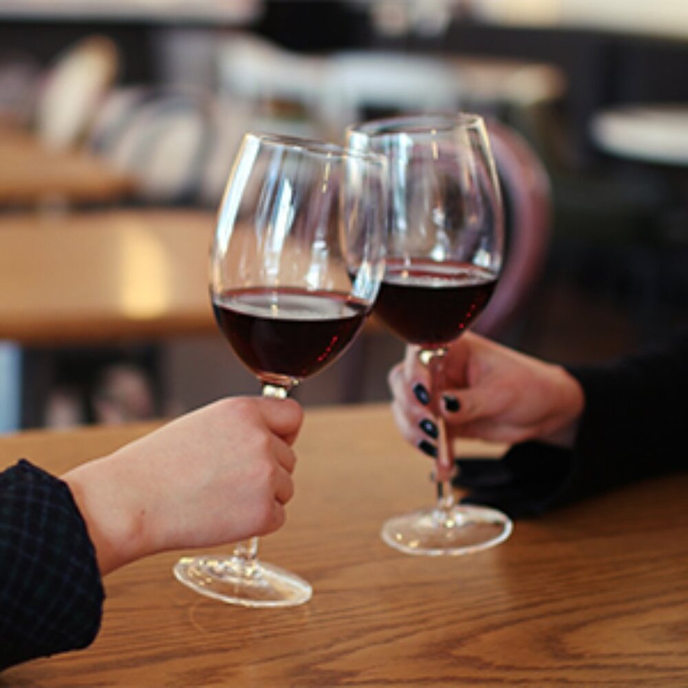 Classic Wine Glasses with Stems l (15oz) l Hand Blown Premium Crystal l Set of 4